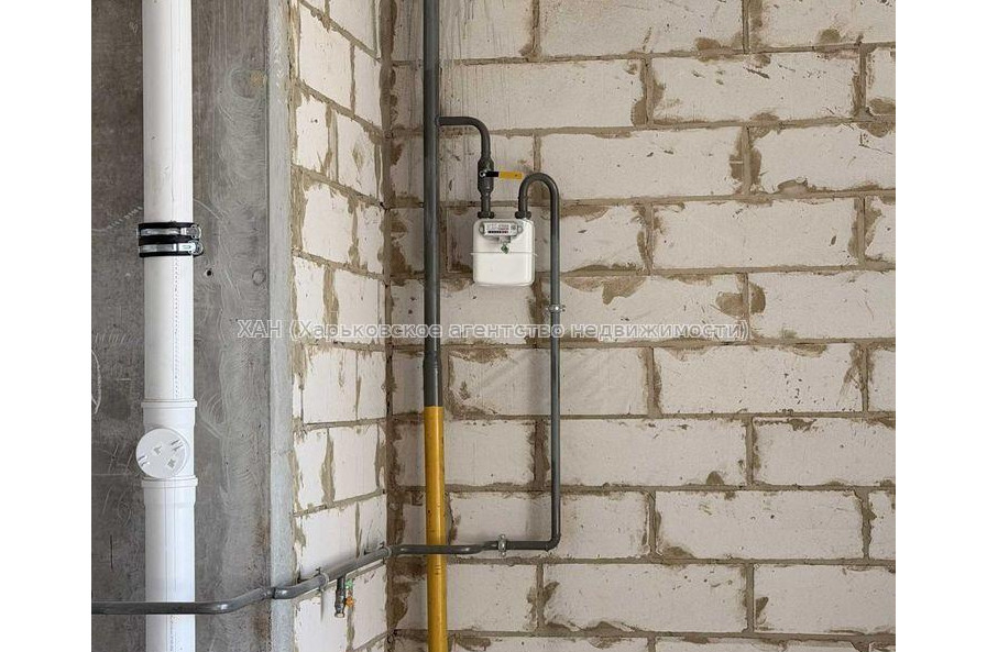 Продам квартиру, Динамовская ул. , 1 кім., 55 м², без внутренних работ 
