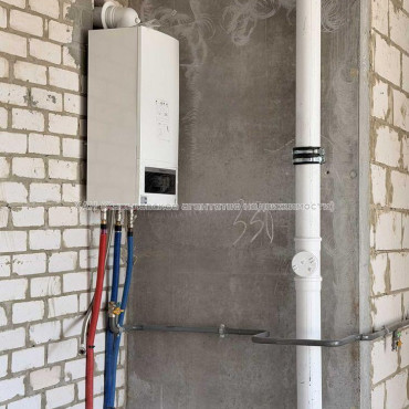 Продам квартиру, Динамовская ул. , 1 кім., 55 м², без внутренних работ 