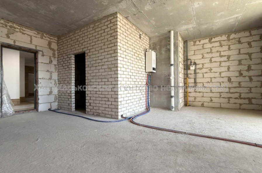 Продам квартиру, Динамовская ул. , 1 кім., 55 м², без внутренних работ 