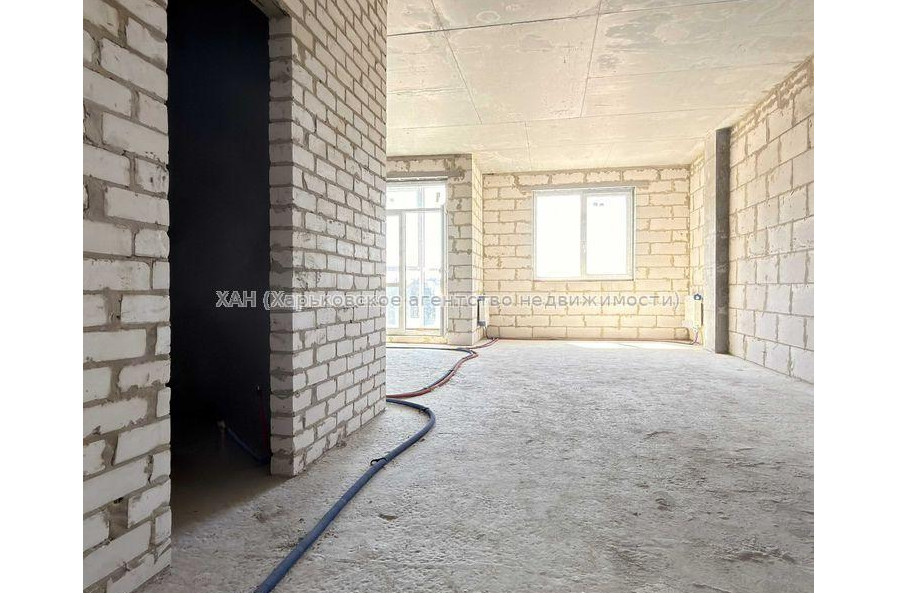 Продам квартиру, Динамовская ул. , 1 кім., 55 м², без внутренних работ 