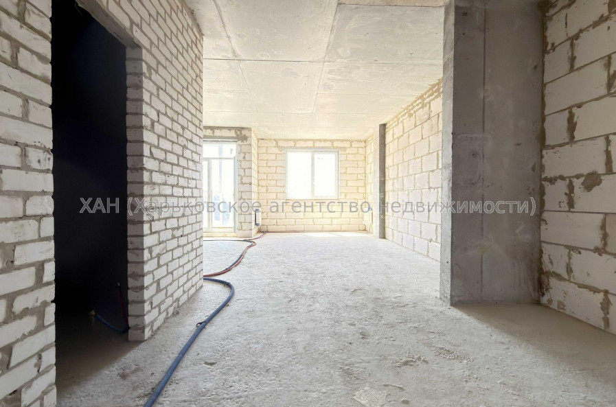 Продам квартиру, Динамовская ул. , 1 кім., 55 м², без внутренних работ 
