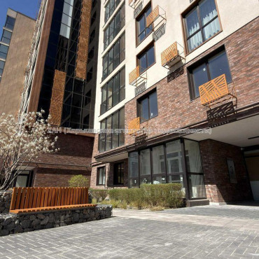 Продам квартиру, Динамовская ул. , 1 кім., 55 м², без внутренних работ 