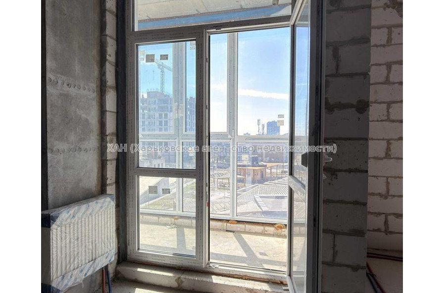 Продам квартиру, Динамовская ул. , 1 кім., 55 м², без внутренних работ 
