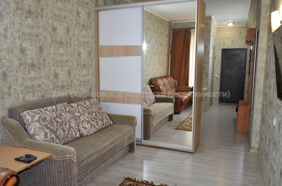 Продам квартиру, Героев Харькова просп. , 1 кім., 30 м², евроремонт 