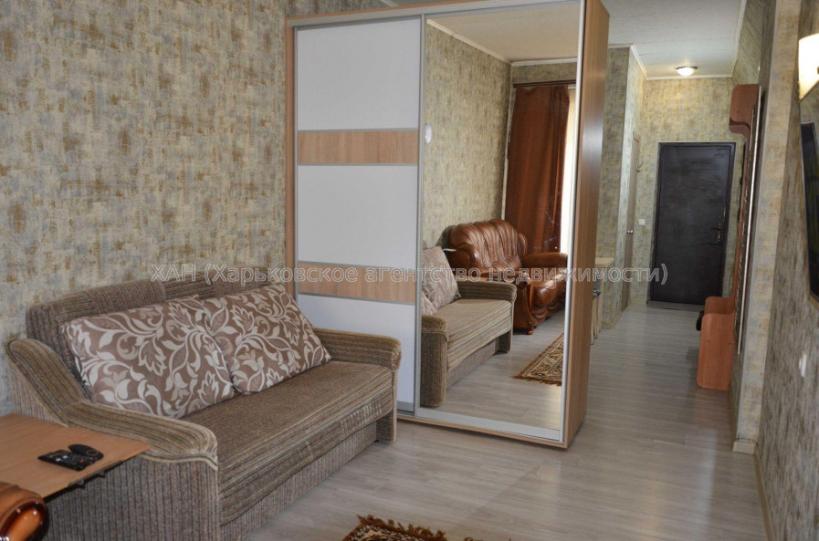 Продам квартиру, Героев Харькова просп. , 1 кім., 30 м², евроремонт 