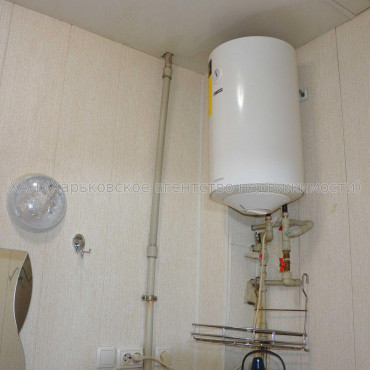 Продам квартиру, Героев Харькова просп. , 1 кім., 30 м², евроремонт 