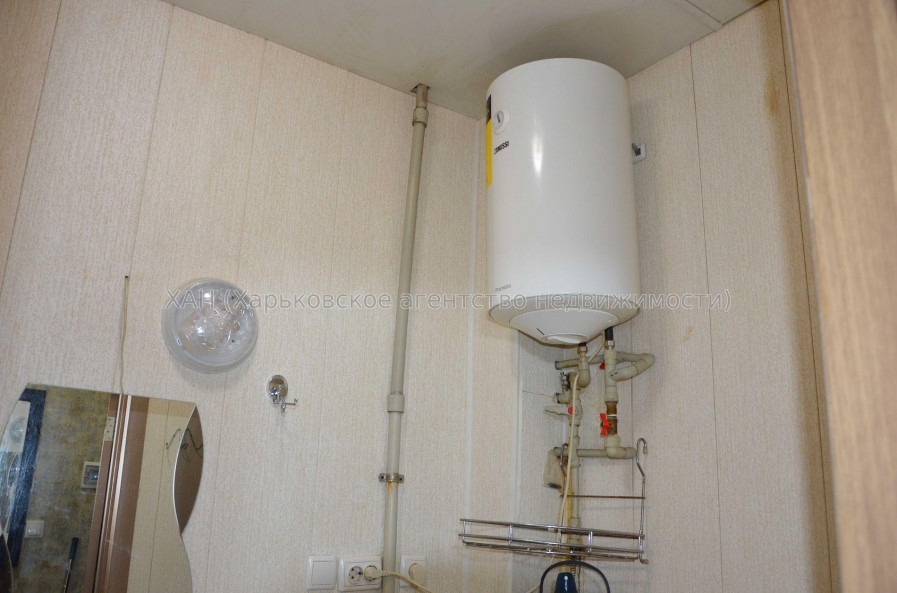 Продам квартиру, Героев Харькова просп. , 1 кім., 30 м², евроремонт 