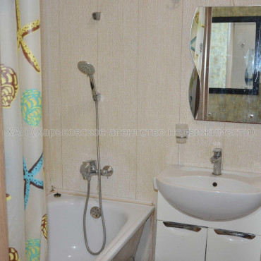 Продам квартиру, Героев Харькова просп. , 1 кім., 30 м², евроремонт 