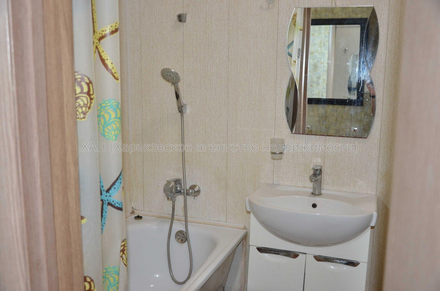 Продам квартиру, Героев Харькова просп. , 1 кім., 30 м², евроремонт 