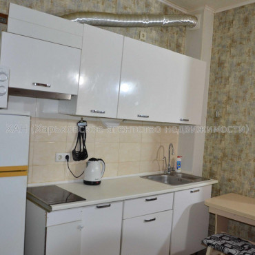 Продам квартиру, Героев Харькова просп. , 1 кім., 30 м², евроремонт 