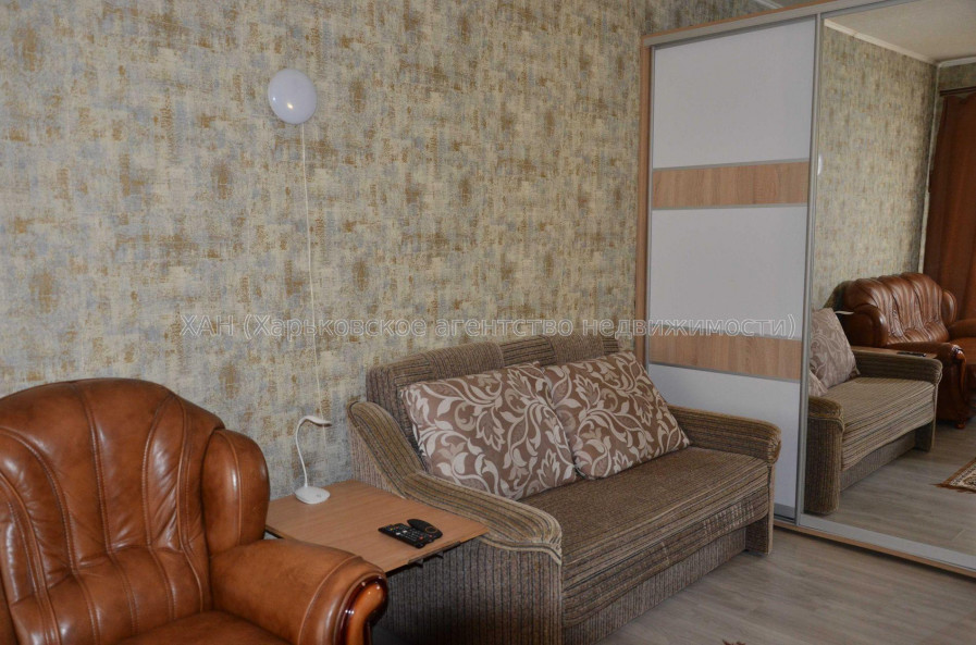 Продам квартиру, Героев Харькова просп. , 1 кім., 30 м², евроремонт 