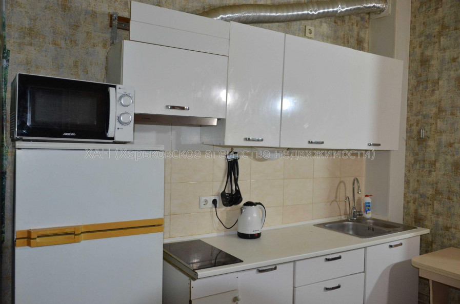 Продам квартиру, Героев Харькова просп. , 1 кім., 30 м², евроремонт 