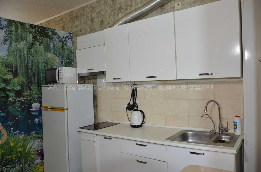 Продам квартиру, Героев Харькова просп. , 1 кім., 30 м², евроремонт 