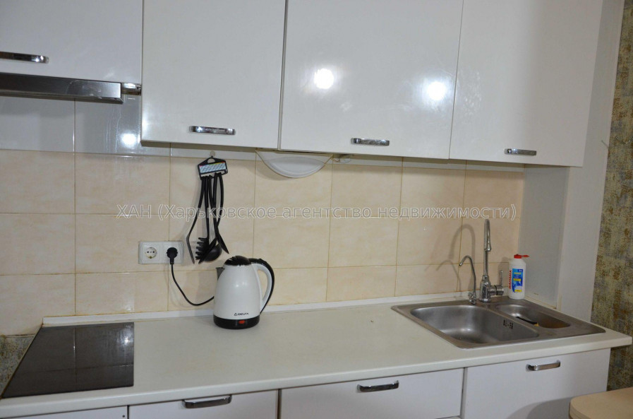 Продам квартиру, Героев Харькова просп. , 1 кім., 30 м², евроремонт 