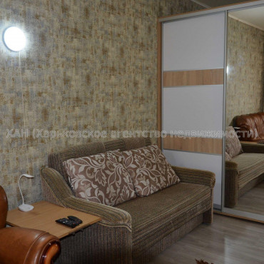 Продам квартиру, Героев Харькова просп. , 1 кім., 30 м², евроремонт 