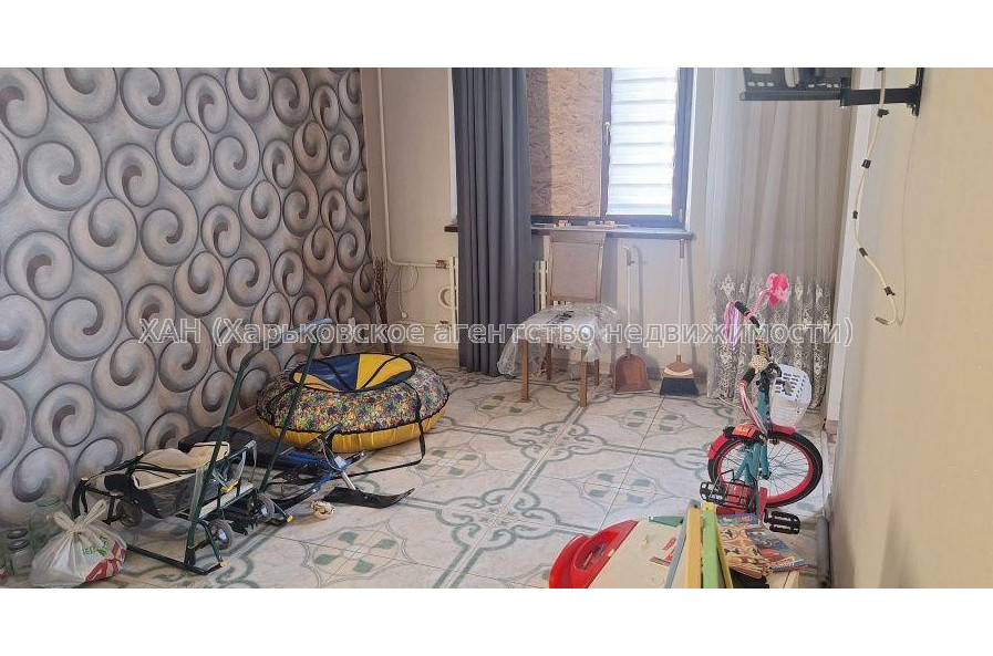 Продам квартиру, Леся Сердюка ул. , 4  ком., 88 м², капитальный ремонт 