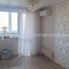 Продам квартиру, Леся Сердюка ул. , 4  ком., 88 м², капитальный ремонт