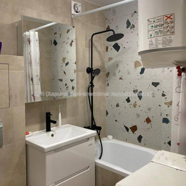 Продам квартиру, 23 Августа ул. , 2 кім., 46 м², евроремонт 