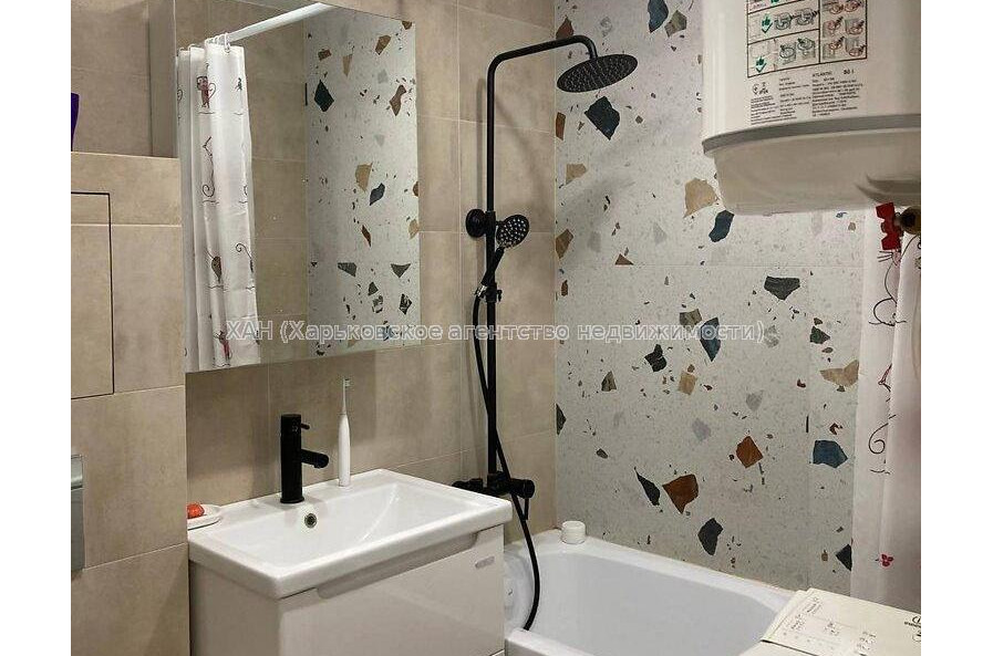 Продам квартиру, 23 Августа ул. , 2 кім., 46 м², евроремонт 