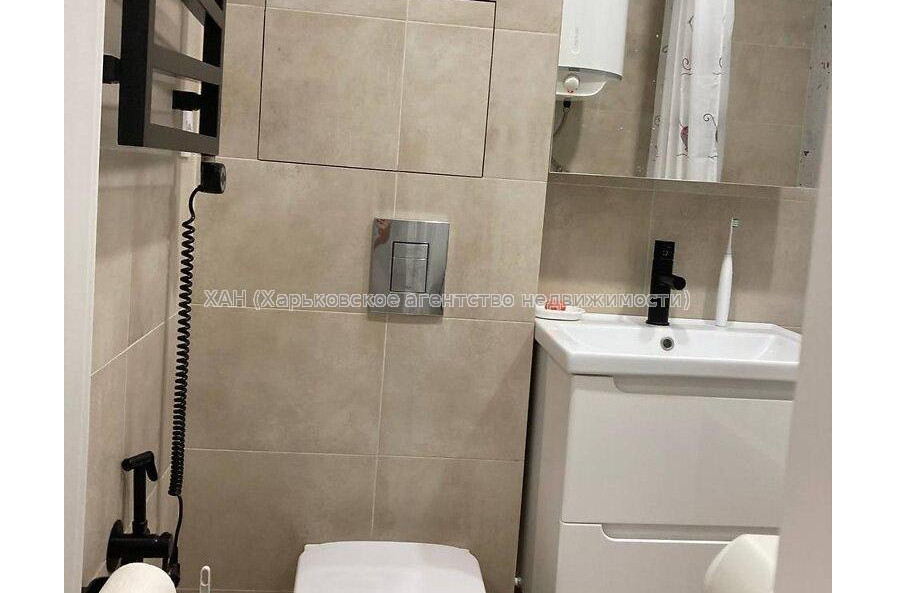 Продам квартиру, 23 Августа ул. , 2 кім., 46 м², евроремонт 