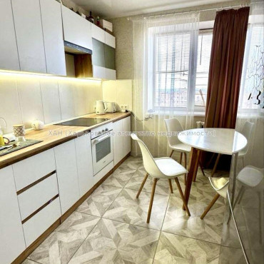 Продам квартиру, Золочевская ул. , 2  ком., 50 м², евроремонт 
