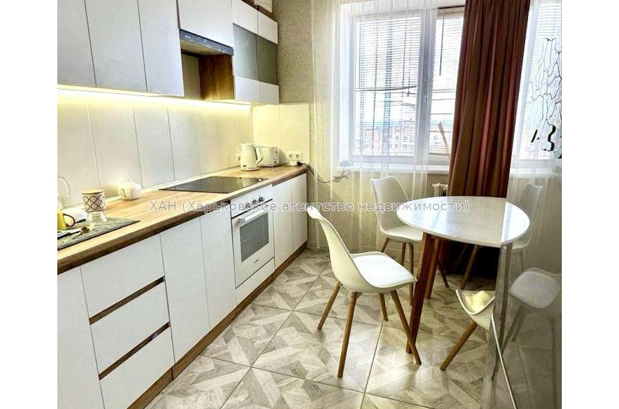 Продам квартиру, Золочевская ул. , 2  ком., 50 м², евроремонт 