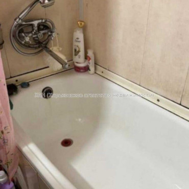 Продам квартиру, Гарибальди ул. , 2 , 1 кім., 17 м², косметический ремонт 