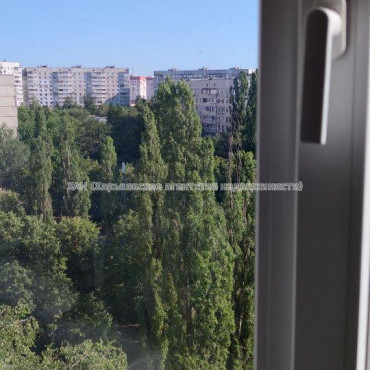 Продам квартиру, Победы просп. , 3 кім., 65.30 м², капитальный ремонт 