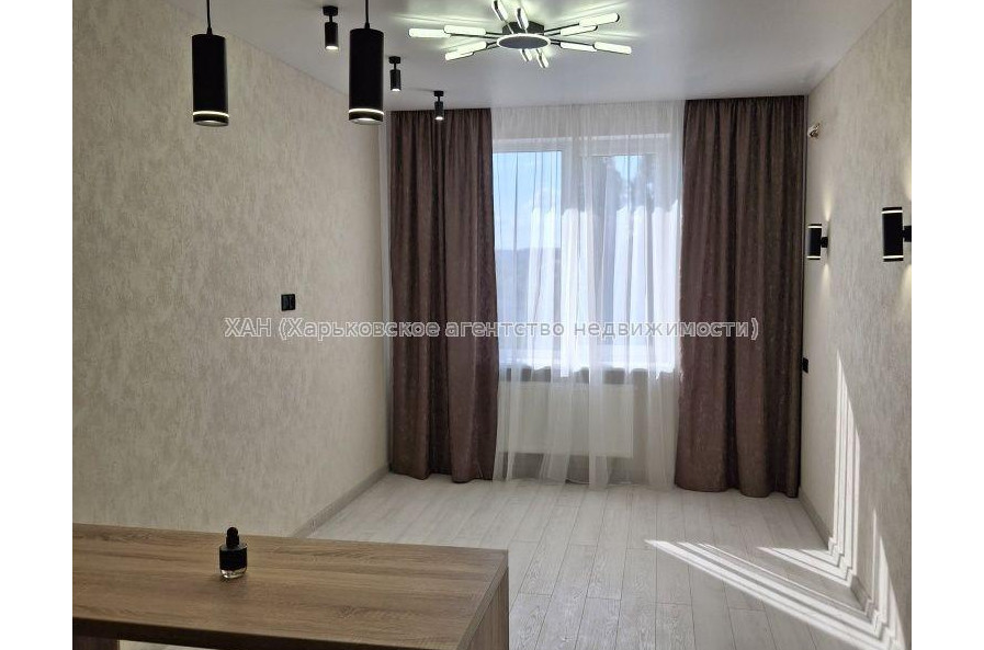Продам квартиру, Ньютона ул. , 2 кім., 42 м², евроремонт 