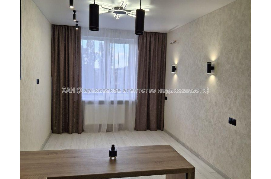 Продам квартиру, Ньютона ул. , 2 кім., 42 м², евроремонт 
