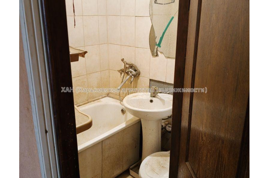 Продам квартиру, Камышева ул. , 1  ком., 12.90 м², без ремонта 