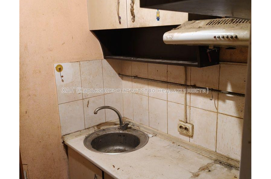 Продам квартиру, Камышева ул. , 1  ком., 12.90 м², без ремонта 