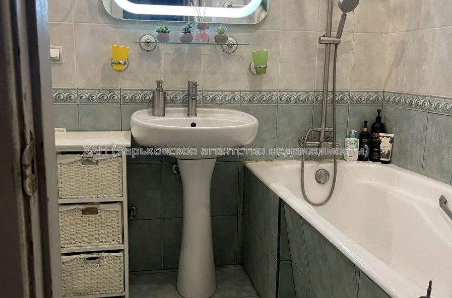 Продам квартиру, Героев Харькова просп. , 3 кім., 75 м², евроремонт 