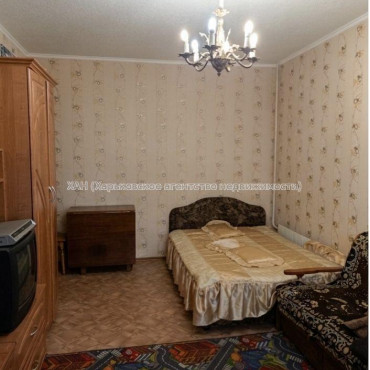 Продам квартиру, Волонтерская ул. , 3 кім., 72 м², косметический ремонт 