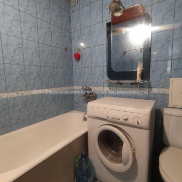 Продам квартиру, Отакара Яроша ул. , 7 , 2 кім., 44 м², советский ремонт 