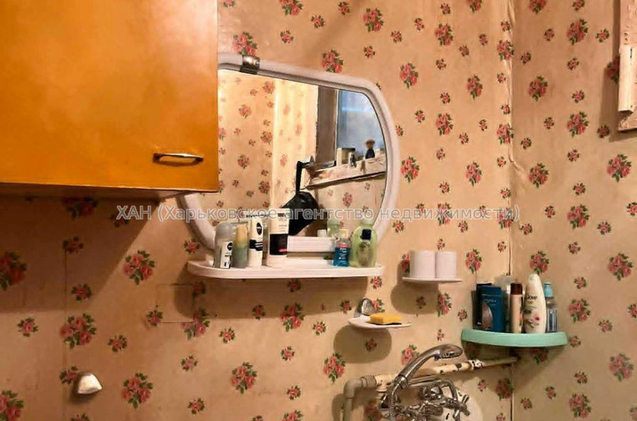 Продам квартиру, Защитников Неба ул. , 2  ком., 44 м², советский ремонт 