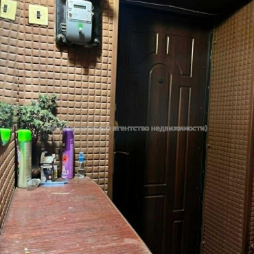 Продам квартиру, Защитников Неба ул. , 2  ком., 44 м², советский ремонт 