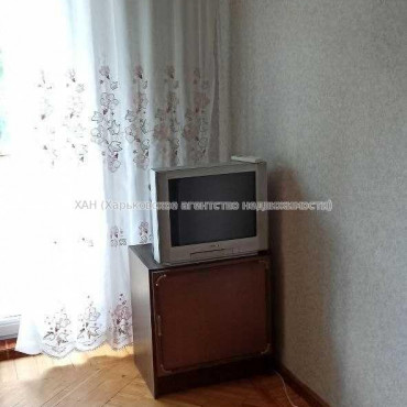 Продам квартиру, Науки просп. , 88 , 2 кім., 43 м², косметический ремонт 