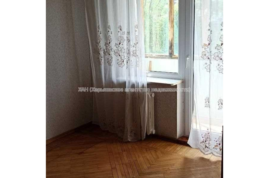 Продам квартиру, Науки просп. , 88 , 2 кім., 43 м², косметический ремонт 