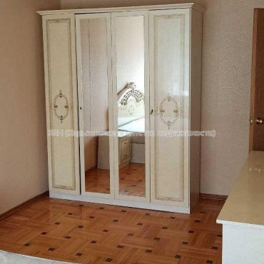 Продам квартиру, Науки просп. , 88 , 2 кім., 43 м², косметический ремонт 