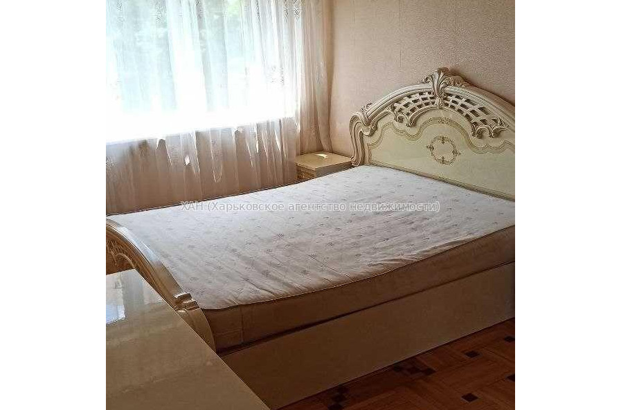 Продам квартиру, Науки просп. , 88 , 2 кім., 43 м², косметический ремонт 