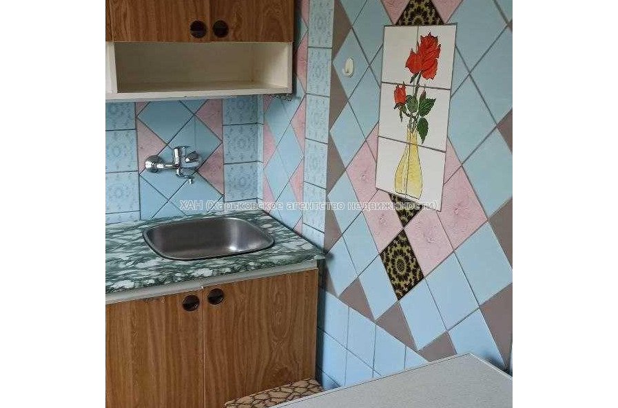 Продам квартиру, Науки просп. , 88 , 2 кім., 43 м², косметический ремонт 