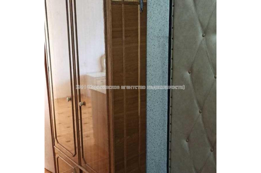 Продам квартиру, Науки просп. , 88 , 2 кім., 43 м², косметический ремонт 