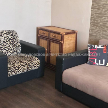 Продам квартиру, Героев Харькова просп. , 2 кім., 61.50 м², капитальный ремонт 
