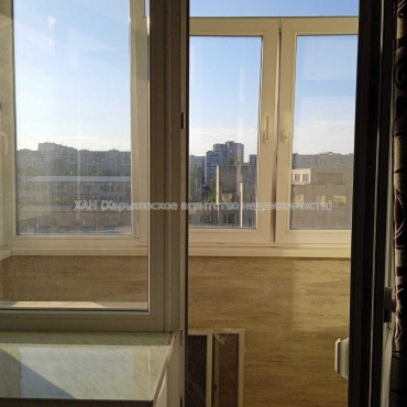 Продам квартиру, Победы просп. , 1 кім., 41 м², косметический ремонт 