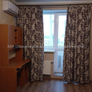 Продам квартиру, Победы просп. , 1 кім., 41 м², косметический ремонт 