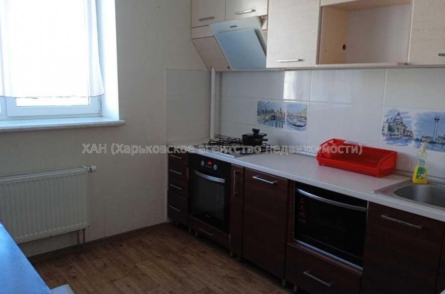 Продам квартиру, Победы просп. , 1 кім., 41 м², косметический ремонт 