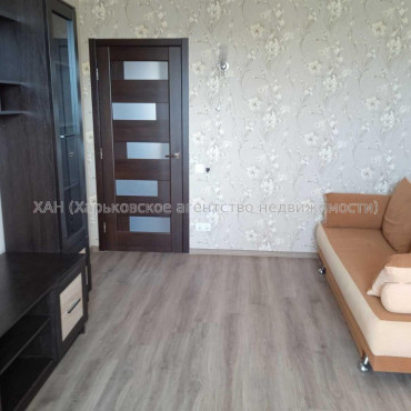 Продам квартиру, Победы просп. , 1 кім., 41 м², косметический ремонт 