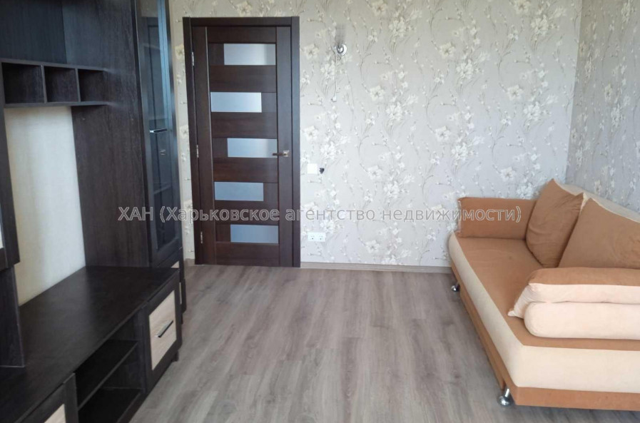 Продам квартиру, Победы просп. , 1 кім., 41 м², косметический ремонт 