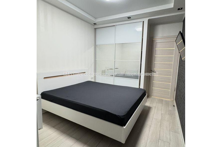 Продам квартиру, Драгоманова ул. , 1 кім., 38 м², капитальный ремонт 